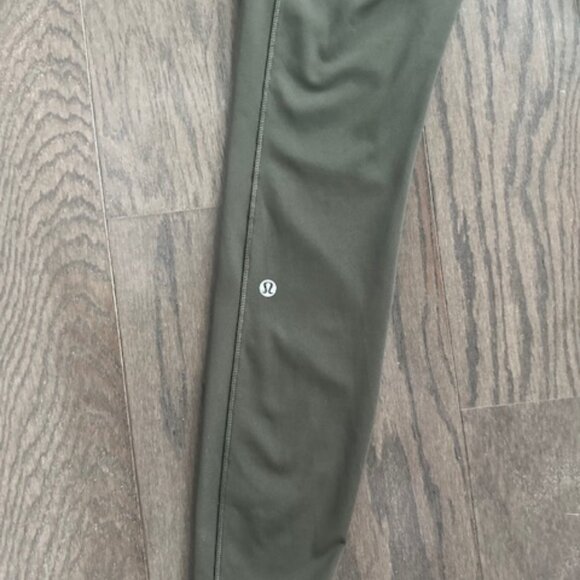 Lululemon Dark Olive green Leggings With side Pockets and Small Hole - Picture 8 of 16